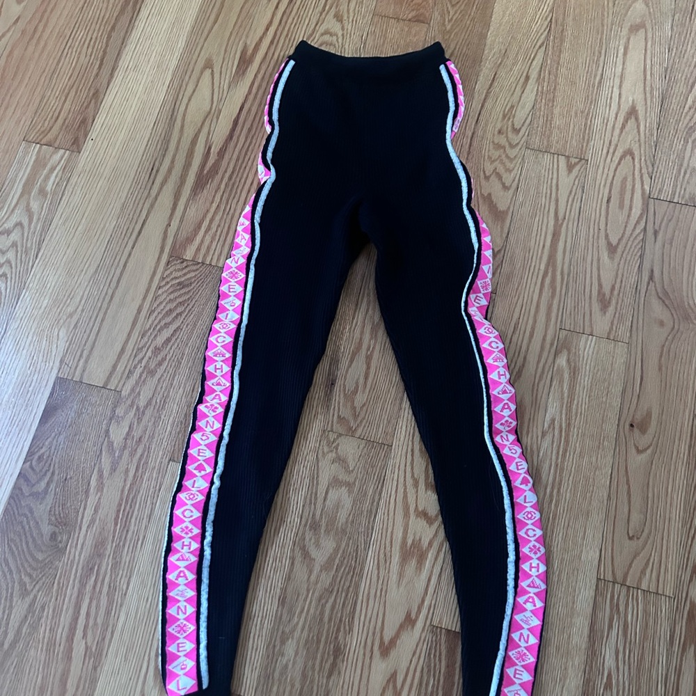 CHANEL Coco Neige black leggings with pink side stripe total logo